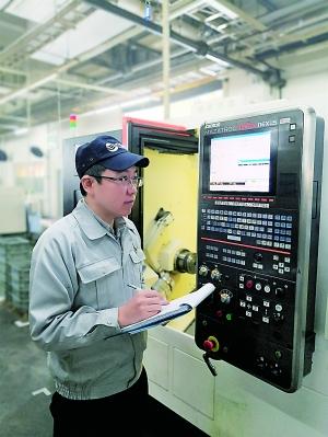 許建柱 以智能系統守護口罩生產線，創新支付結算助力不斷供